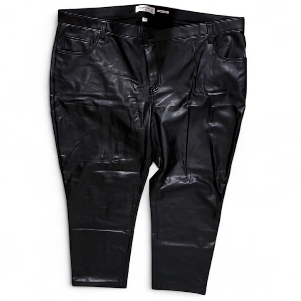 Curve Love High Rise 90s Relaxed Vegan Leather Pant | Abercrombie | Plus Size​​